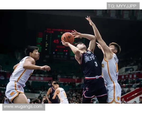 赛后分析:广州篮球队与深圳篮球队的速度对决与战术探讨 赛后分析:广州篮球队与深圳篮球队的速度对决与战术探讨