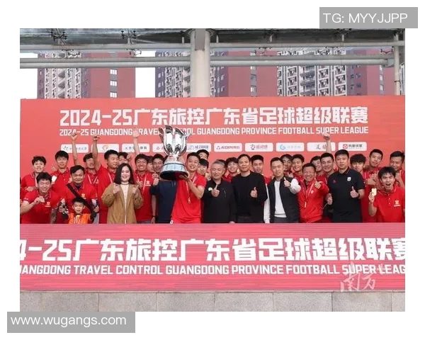 深圳足球队的节奏揭秘:激情与梦想交织的绿茵传奇 深圳足球队的节奏揭秘:激情与梦想交织的绿茵传奇