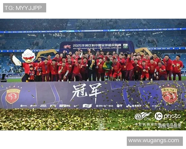 上海足球队在城市联赛中以81分稳居榜首争夺冠军前景光明